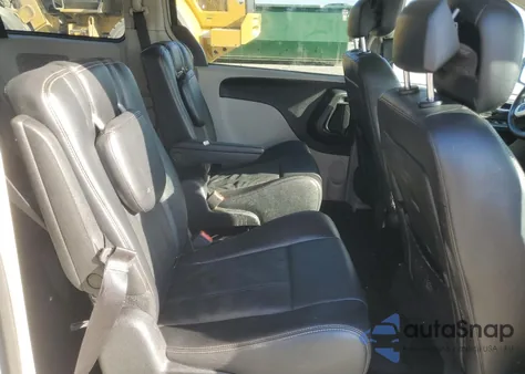 2014 Chrysler Town & Country Touring z USA, uszkodzony, nr VIN 2C4RC1BGXER348769